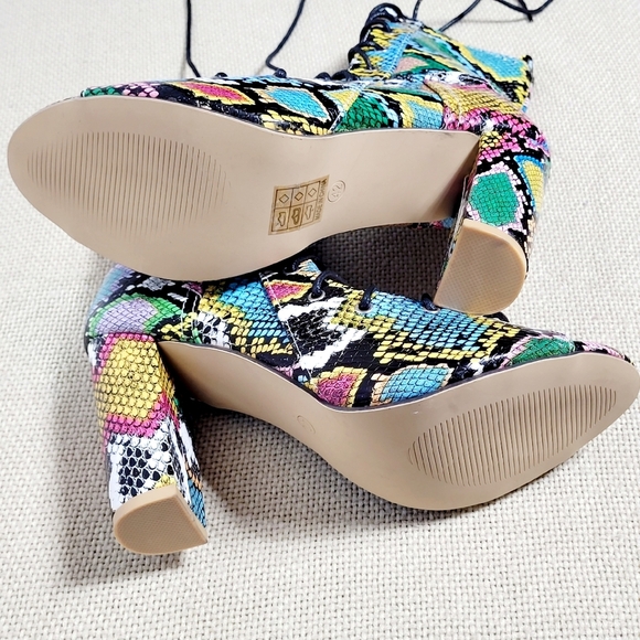 NWOT Snakeskin Print Lace-Up Open Toe Chunky Heel Sandal Boots EU 42 (US 10) - Picture 8 of 10